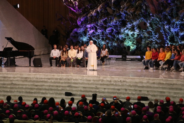 papież franciszek na synodzie biskupów